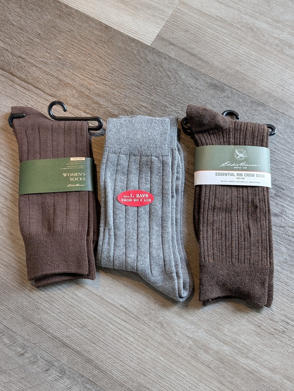 new EDDIE BAUER 3 pair ribbed crew socks